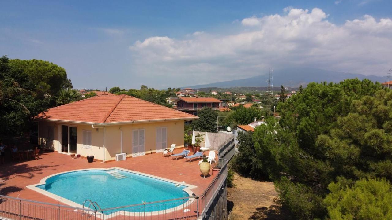 Holiday Flower Villa Panoramica Sul Golfo Di Catania Misterbianco Exterior foto